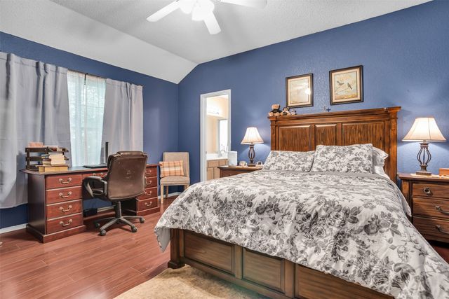 911 W Lynn Creek Drive, Arlington, TX 76001