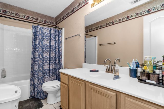 911 W Lynn Creek Drive, Arlington, TX 76001
