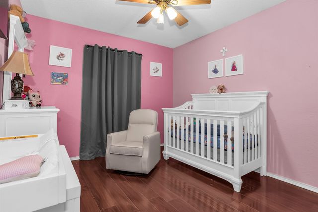 911 W Lynn Creek Drive, Arlington, TX 76001