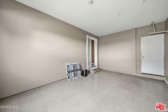 1319 E 75th Street, Los Angeles, CA 90001
