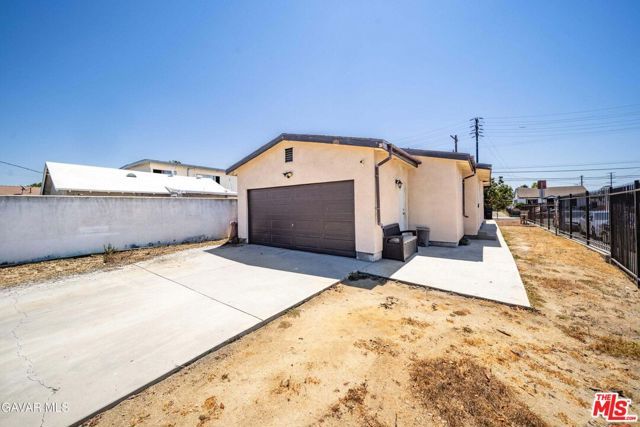 1319 E 75th Street, Los Angeles, CA 90001