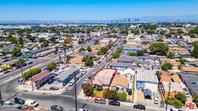 1319 E 75th Street, Los Angeles, CA 90001