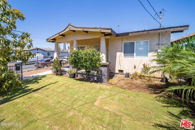 1319 E 75th Street, Los Angeles, CA 90001