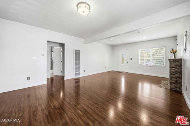 1319 E 75th Street, Los Angeles, CA 90001