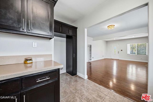 1319 E 75th Street, Los Angeles, CA 90001