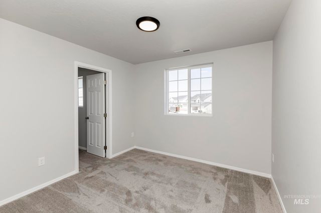 3787 E Jamestown Dr, Nampa, ID 83686