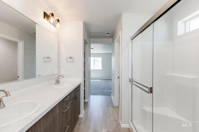 3787 E Jamestown Dr, Nampa, ID 83686