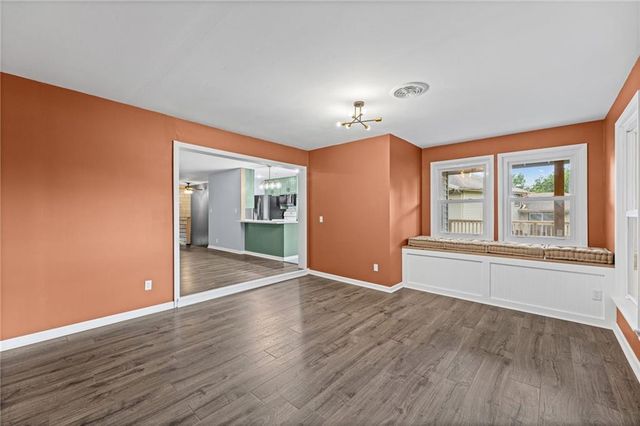 7302 N Woodland Avenue, Gladstone, MO 64118
