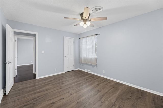7302 N Woodland Avenue, Gladstone, MO 64118