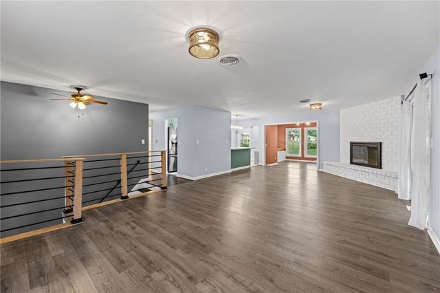 7302 N Woodland Avenue, Gladstone, MO 64118