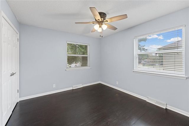 7302 N Woodland Avenue, Gladstone, MO 64118