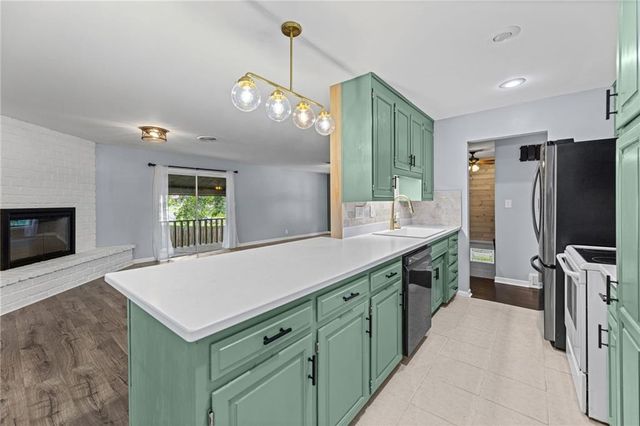 7302 N Woodland Avenue, Gladstone, MO 64118