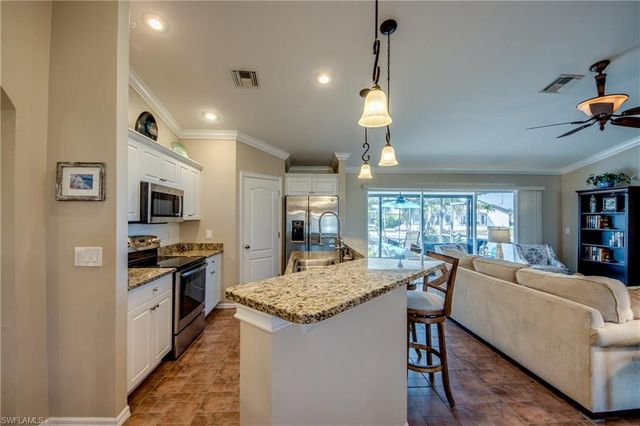 3038 SW 10th PL, Cape Coral, FL 33914