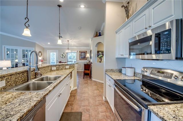 3038 SW 10th PL, Cape Coral, FL 33914