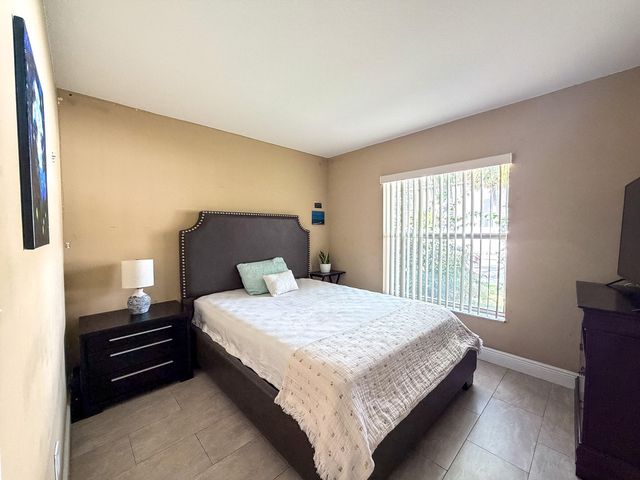775 NW 165th Avenue, Pembroke Pines, FL 33028