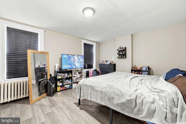 402 POPLAR ST, Darby, PA 19023