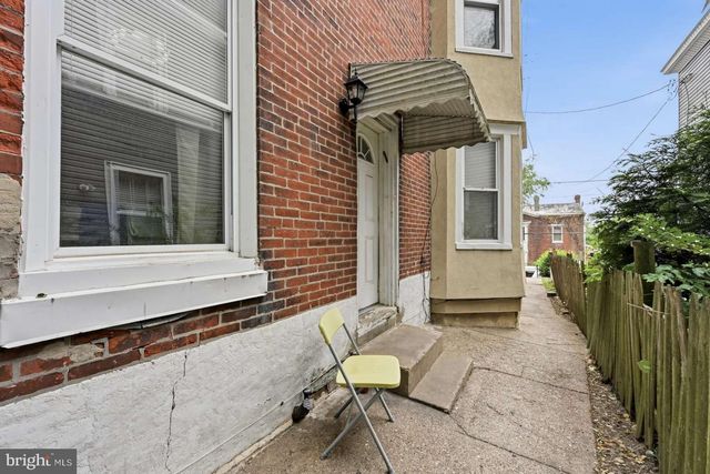 402 POPLAR ST, Darby, PA 19023