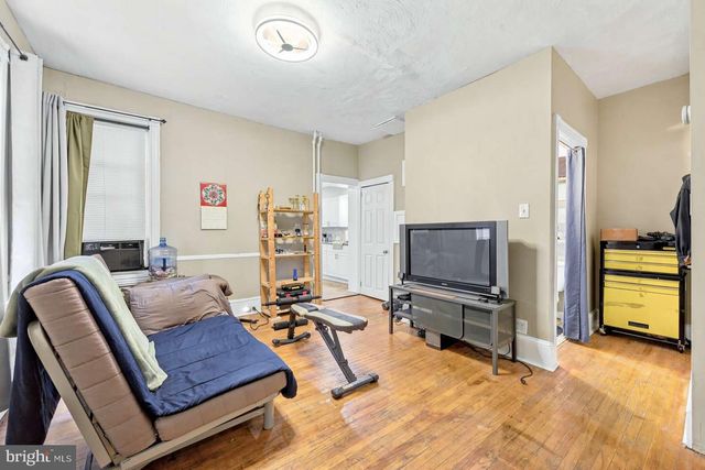 402 POPLAR ST, Darby, PA 19023