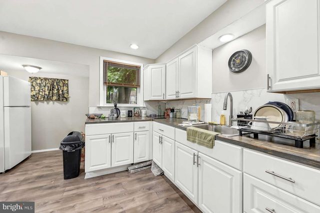 402 POPLAR ST, Darby, PA 19023