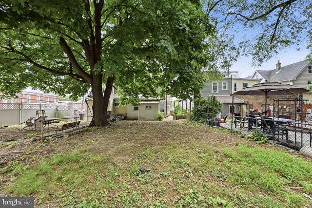 402 POPLAR ST, Darby, PA 19023