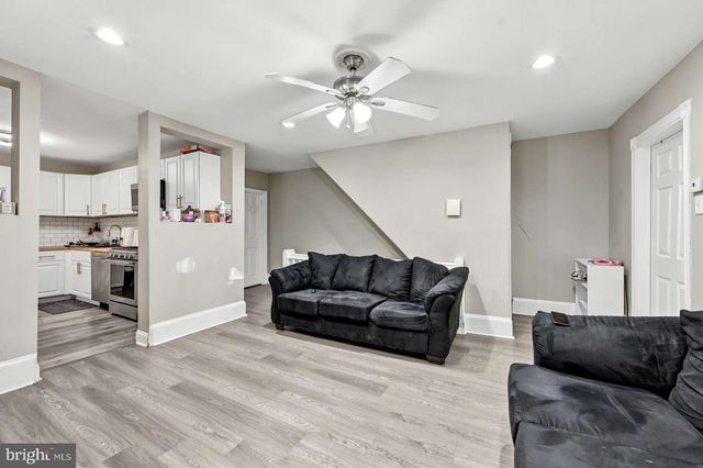 402 POPLAR ST, Darby, PA 19023