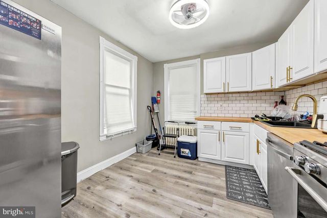 402 POPLAR ST, Darby, PA 19023