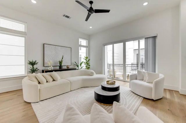 5704 Fairdale Lane B, Houston, TX 77057