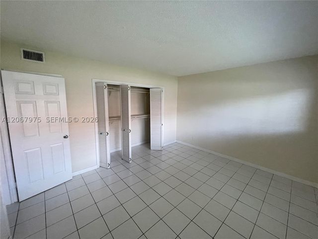 1450 Atlantic Shores Blvd 109, Hallandale Beach, FL 33009