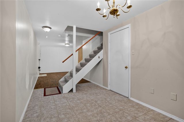 127 Sedeca Dr, North Strabane, PA 15317