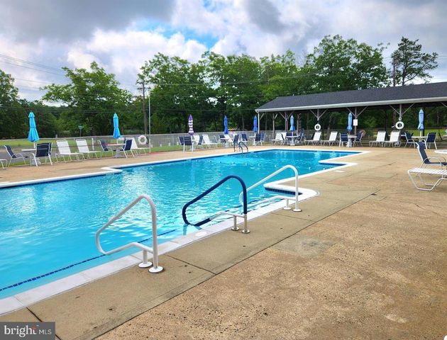 10 ACORN RD, Stafford Township, NJ 08050