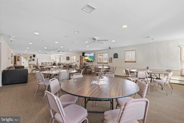 10 ACORN RD, Stafford Township, NJ 08050