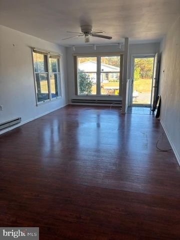 10 ACORN RD, Stafford Township, NJ 08050