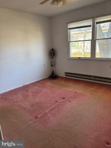 10 ACORN RD, Stafford Township, NJ 08050