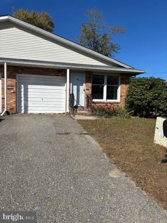 10 ACORN RD, Stafford Township, NJ 08050