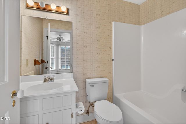 2502 Chapel Hill Road A, Durham, NC 27707