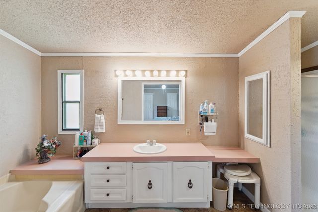 5038 E 422 Road, Adair, OK 74330