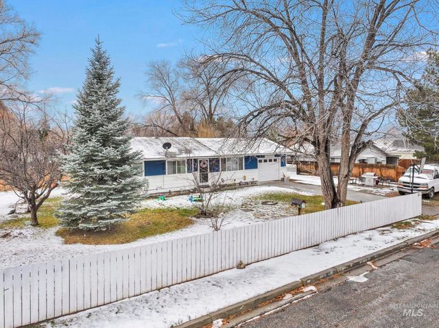 403 3rd Ave W, Jerome, ID 83338