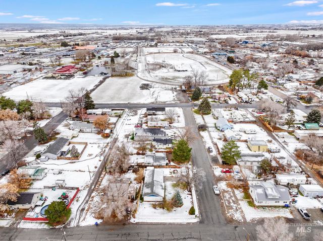 403 3rd Ave W, Jerome, ID 83338