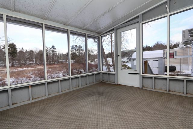 911 Camelot Drive, Exeter, NH 03833