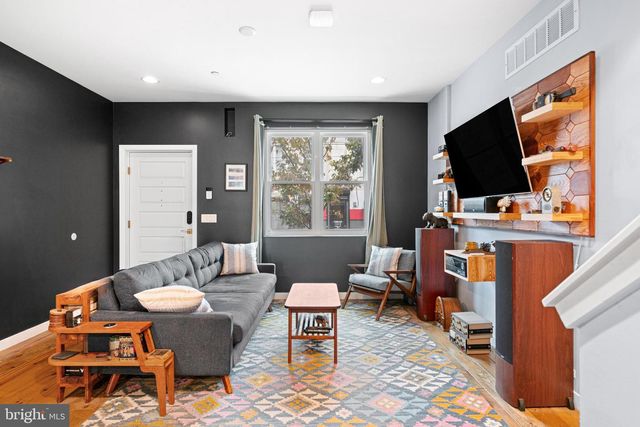 2041 E SERGEANT ST, Philadelphia, PA 19125