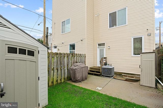 2041 E SERGEANT ST, Philadelphia, PA 19125