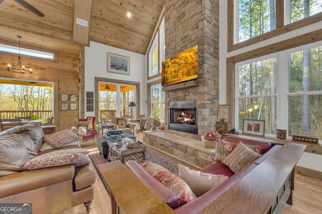 1019 Hornets Bridge, Elberton, GA 30635