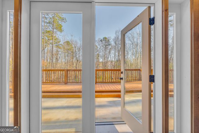 1019 Hornets Bridge, Elberton, GA 30635