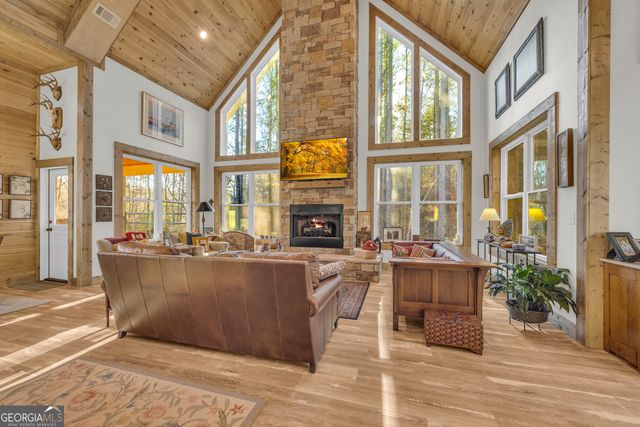 1019 Hornets Bridge, Elberton, GA 30635