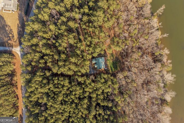 1019 Hornets Bridge, Elberton, GA 30635