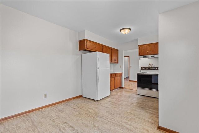 20000 Glenoaks DRIVE, Brookfield, WI 53045