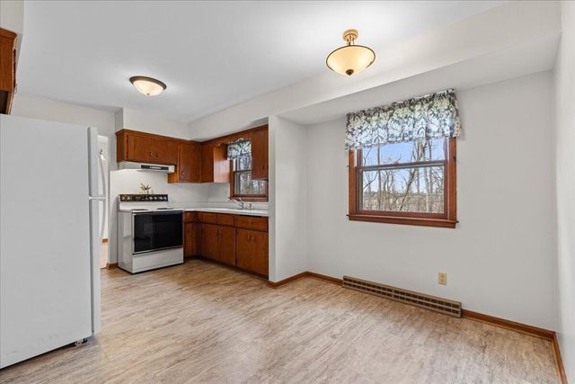 20000 Glenoaks DRIVE, Brookfield, WI 53045