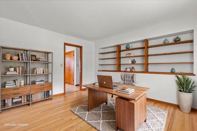 20000 Glenoaks DRIVE, Brookfield, WI 53045