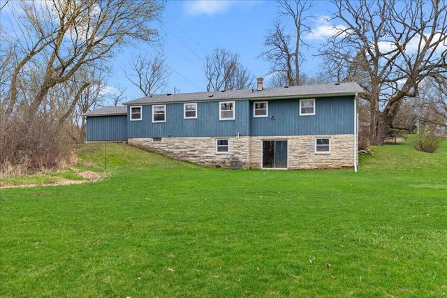 20000 Glenoaks DRIVE, Brookfield, WI 53045