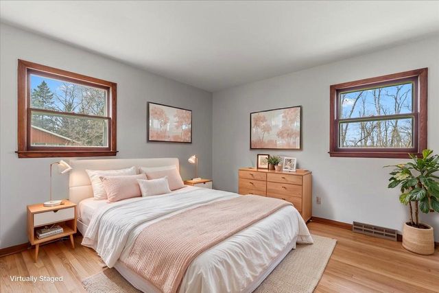 20000 Glenoaks DRIVE, Brookfield, WI 53045